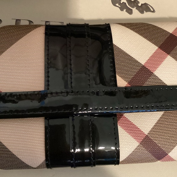 'Nova Check' Wallet
Burberry - Picture 4 of 16